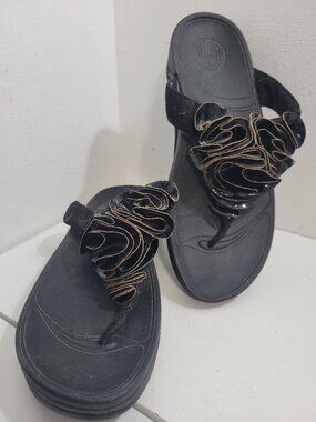 Black Fitflop Size 9 Black Ruffles and Velvet sSandals
